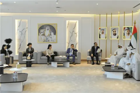 الطاقة والبنية التحتية تبحث تعزيز التعاون مع الصين في البنية التحتية والنقل