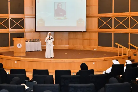 "الوزارة" تكرم موظفيها الحاصلين على الشهادات العليا والمتطوعين