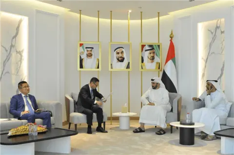 الطاقة والبنية التحتية تبحث تعزيز التعاون مع الصين في البنية التحتية والنقل
