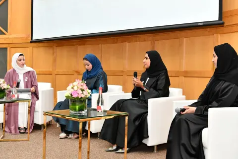 يوم المرأة الاماراتية 2022