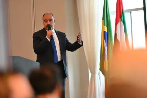 الطاقة والبنية التحتية تبحث التعاون المشترك مع البعثة الدولية البرازيلية للنقل والمواصلات