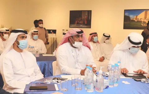 الطاقة والبنية التحتية تستعرض جهودها للتحول نحو النقل الذكي