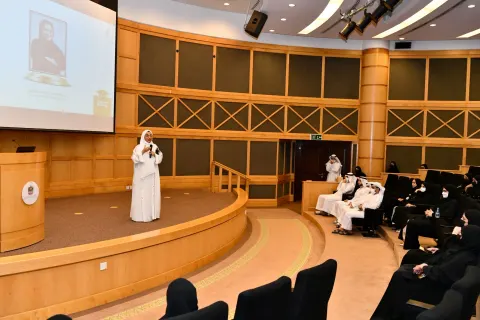 "الوزارة" تكرم موظفيها الحاصلين على الشهادات العليا والمتطوعين